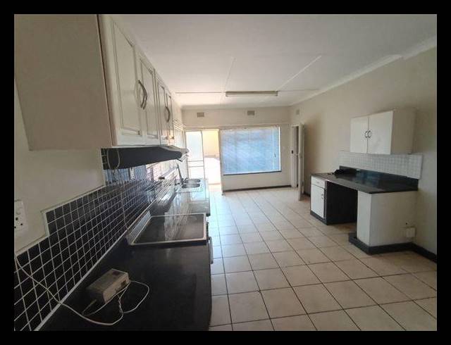 4 BEDROOM HOUSE FOR SALE IN GERMISTON SOUTH